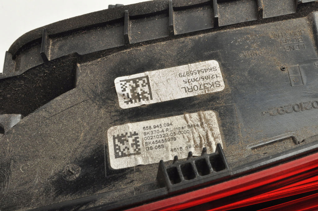 SKODA KAMIQ LAMP RIGHT REAR FLAP 658945094
