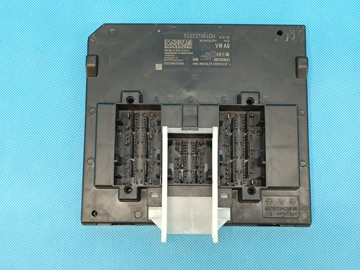 SKODA KAROQ 1,5 TSI 110KW 2020 R COMFORT CONTROLLER MODULE 5Q0937084DH