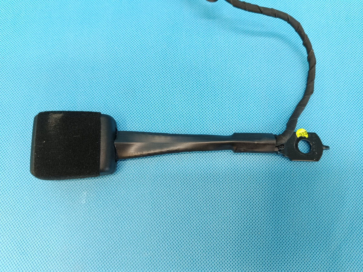 SKODA KAROQ 1,5 TSI 110KW 2020 R DRIVER'S SEAT CLIP 57A857755E
