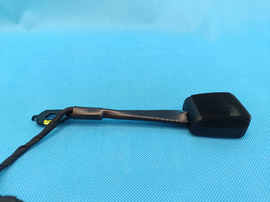SKODA KAROQ 1,5 TSI 110KW 2020 R DRIVER'S SEAT CLIP 57A857755E