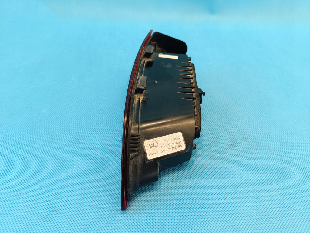 SKODA KAROQ 1,5 TSI 110KW 2020 R FLAP LAMP LEFT REAR 57A945307