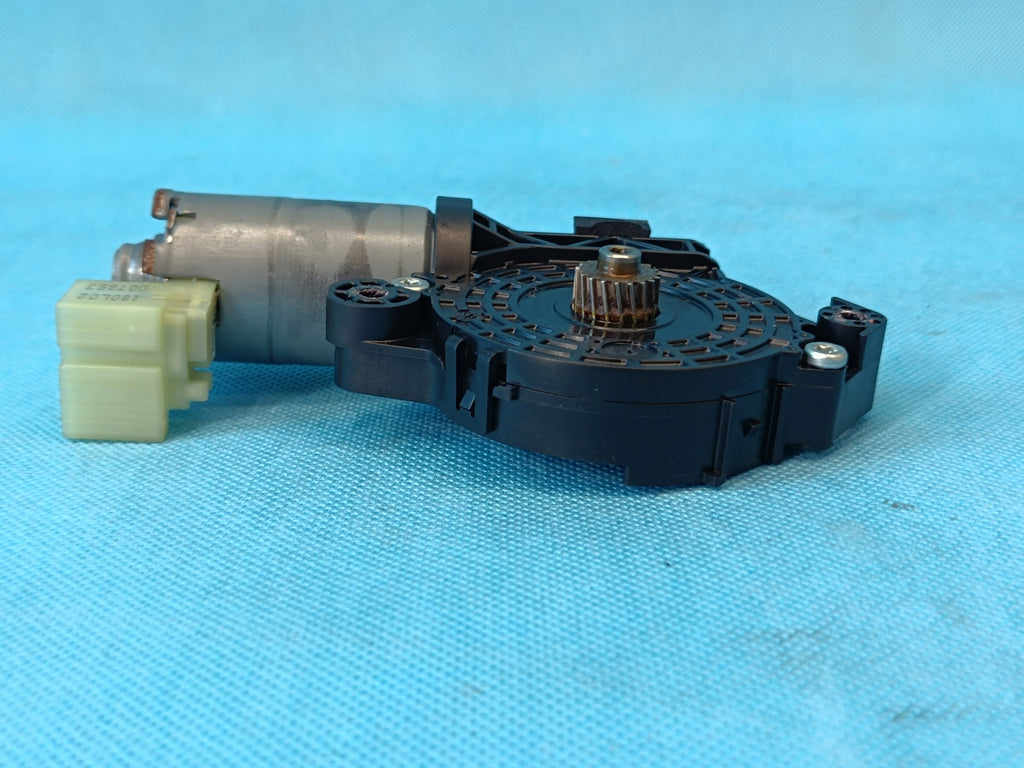 SKODA KAROQ 1,5 TSI 110KW 2020 R SUNROOF MOTOR 3G9877795G