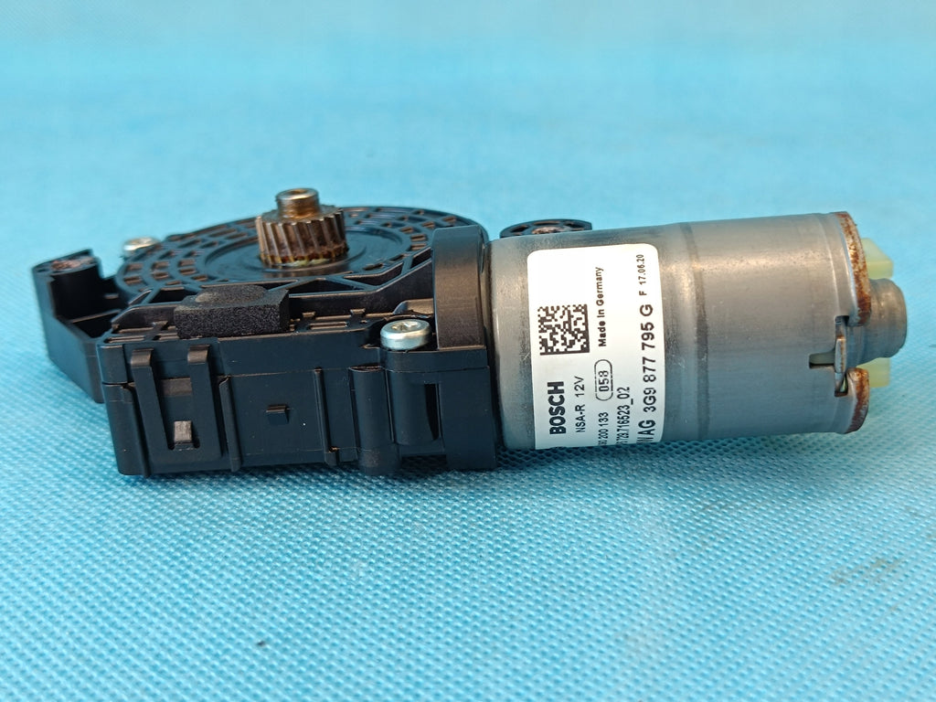 SKODA KAROQ 1,5 TSI 110KW 2020 R SUNROOF MOTOR 3G9877795G