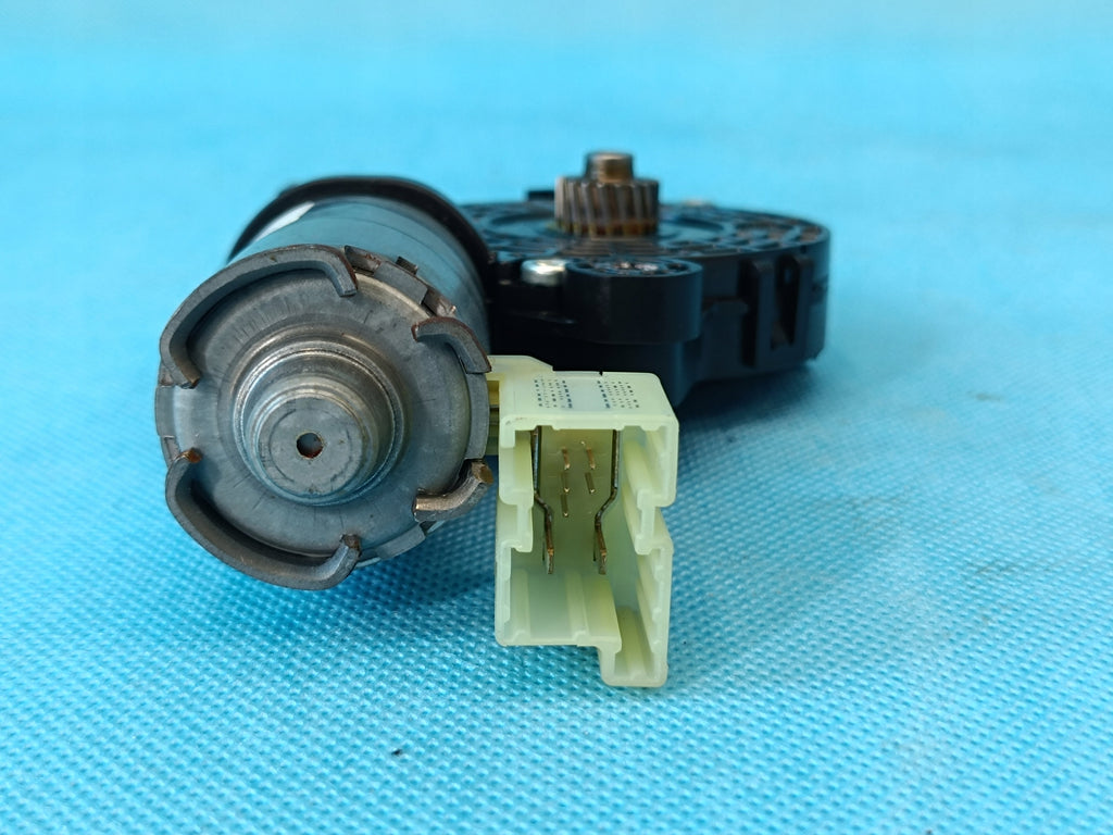SKODA KAROQ 1,5 TSI 110KW 2020 R SUNROOF MOTOR 3G9877795G