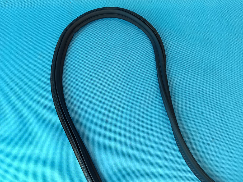 SKODA KAROQ 1,5 TSI 110KW 2020 R TAILGATE SEAL 575827705