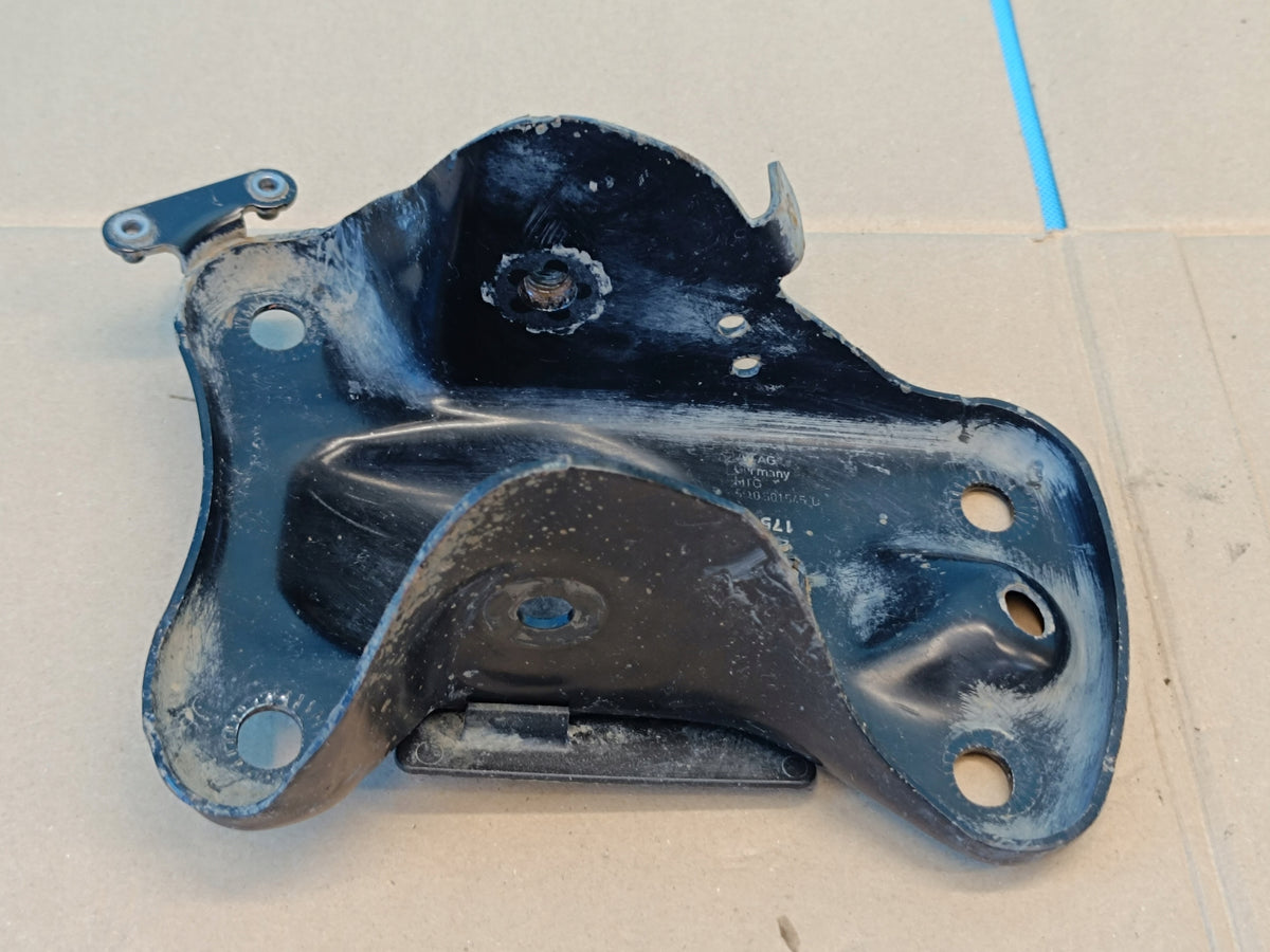 SKODA KAROQ 1,5TSI 110KW 2020R BRACKET BEAM MOUNT LEFT REAR 5Q0501545D