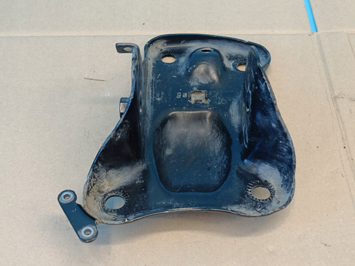 SKODA KAROQ 1,5TSI 110KW 2020R BRACKET BEAM MOUNT LEFT REAR 5Q0501545D