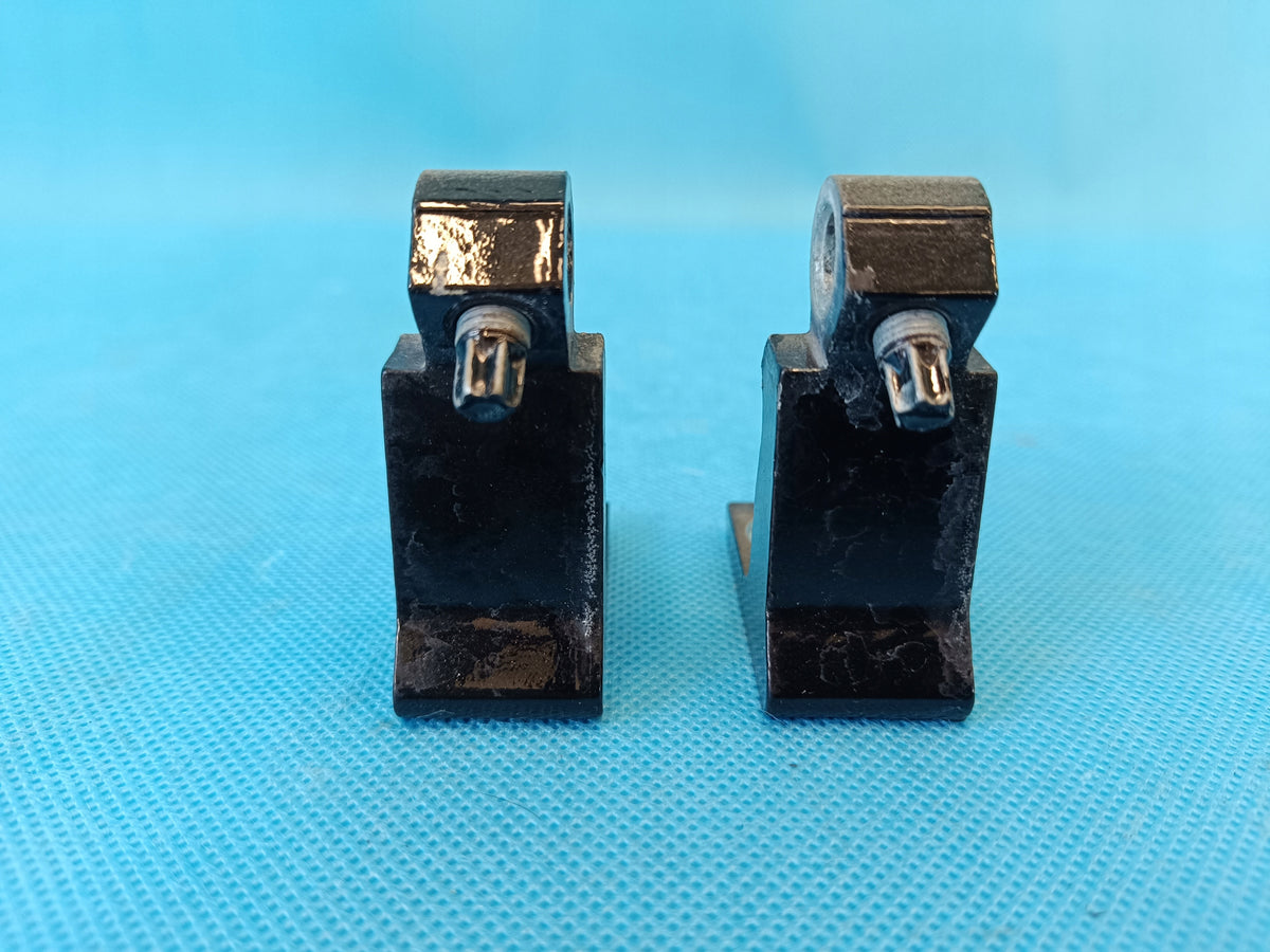 SKODA KAROQ 2020R 1,5 TSI 110KW BODY HINGES RIGHT FRONT 8X0831404E