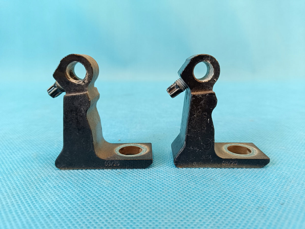 SKODA KAROQ 2020R 1,5 TSI 110KW BODY HINGES RIGHT FRONT 8X0831404E