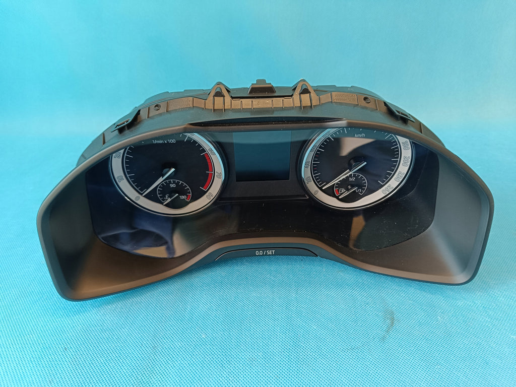 SKODA KAROQ 2020R 1,5 TSI 110KW COUNTER CLOCKS 565920750C