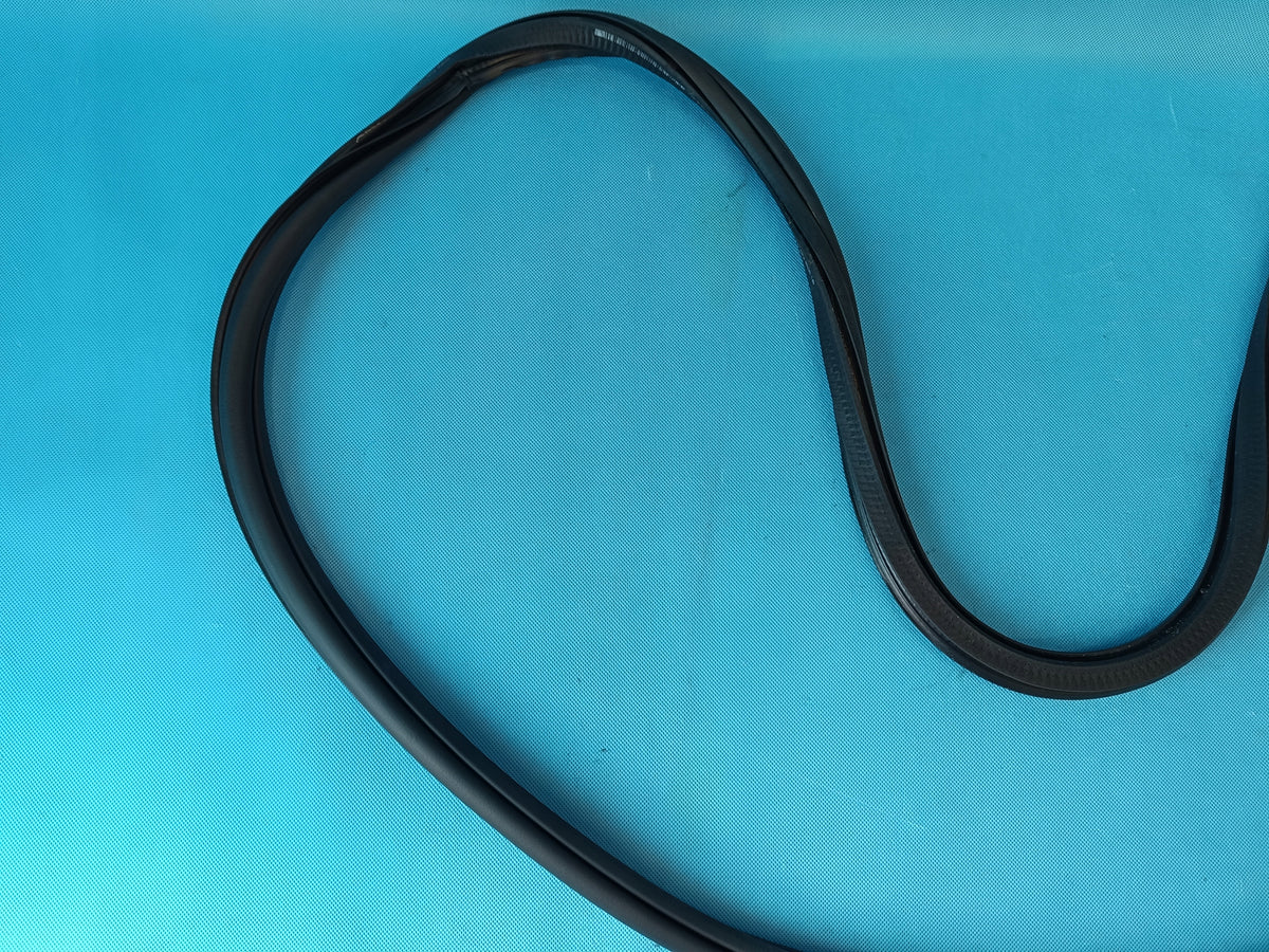 SKODA KAROQ 2020R 1,5 TSI 110KW DOOR SEAL RIGHT REAR 575867368M