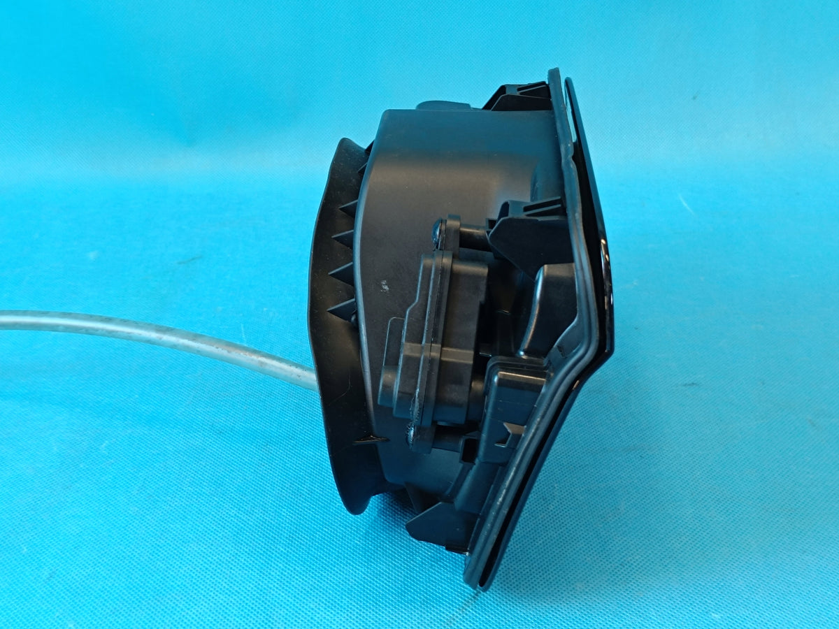 SKODA KAROQ 2020R 1,5 TSI 110KW FUEL FILLER FLAP LF9R 575809702B