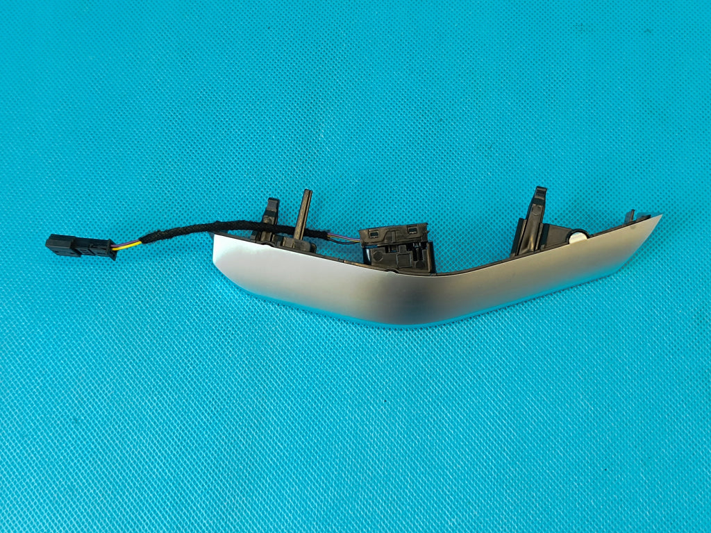 SKODA KAROQ 2020R 1,5 TSI 110KW STRIP DECOR CONSOLE LED BOARD 57B947193A