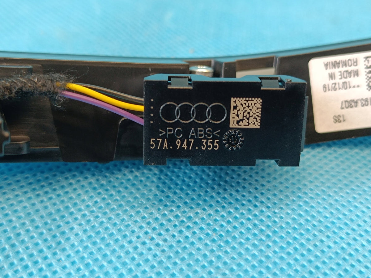 SKODA KAROQ 2020R 1,5 TSI 110KW STRIP DECOR CONSOLE LED BOARD 57B947193A