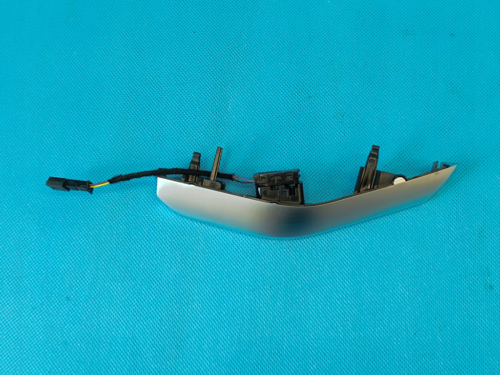 SKODA KAROQ 2020R 1,5 TSI 110KW STRIP DECOR CONSOLE LED BOARD 57B947193A