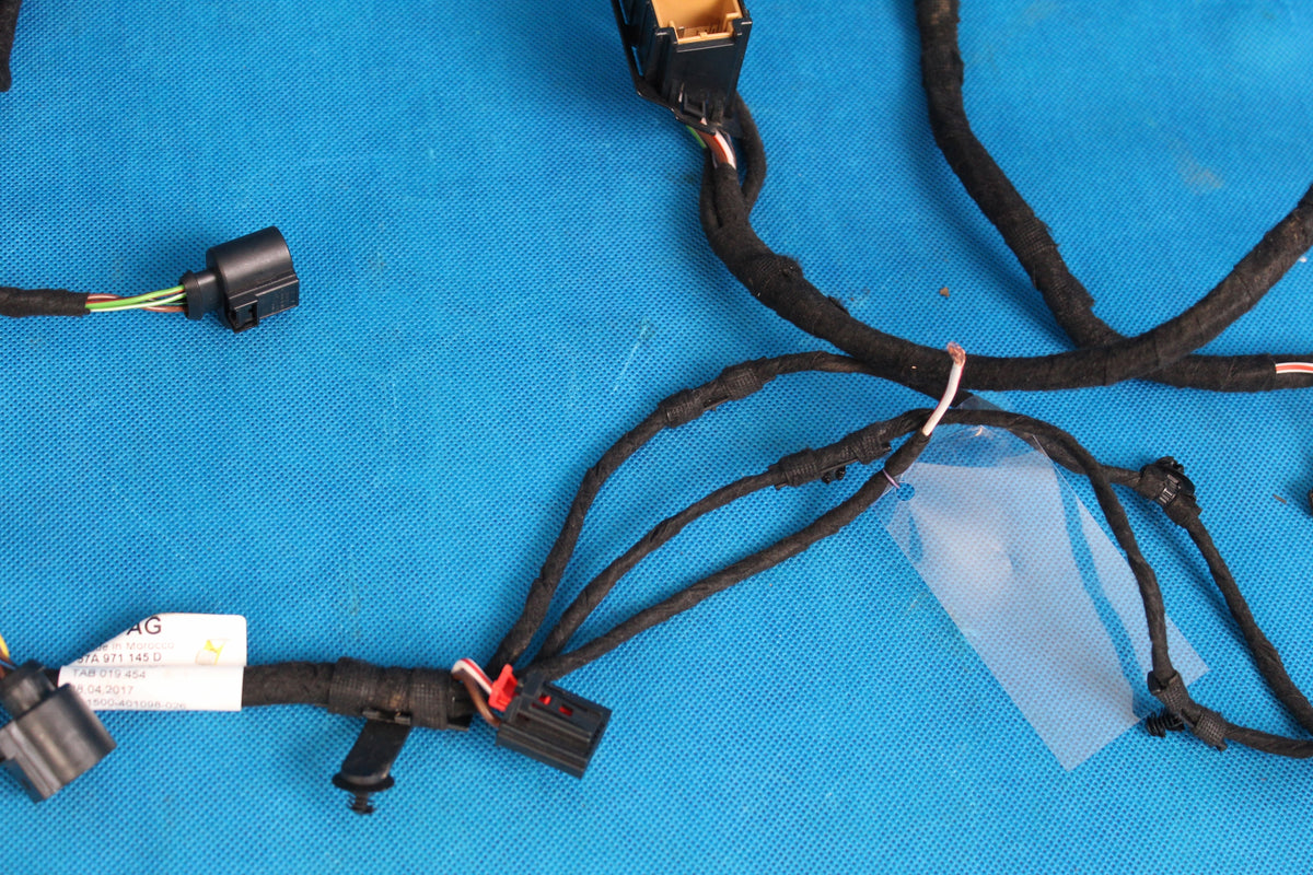 SKODA KAROQ FLAP HARNESS REAR 57A971145D 2017R