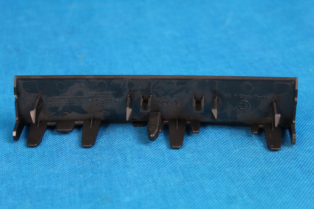 SKODA KAROQ FRAME CENTER CONSOLE CAP 2GC863311 2017R