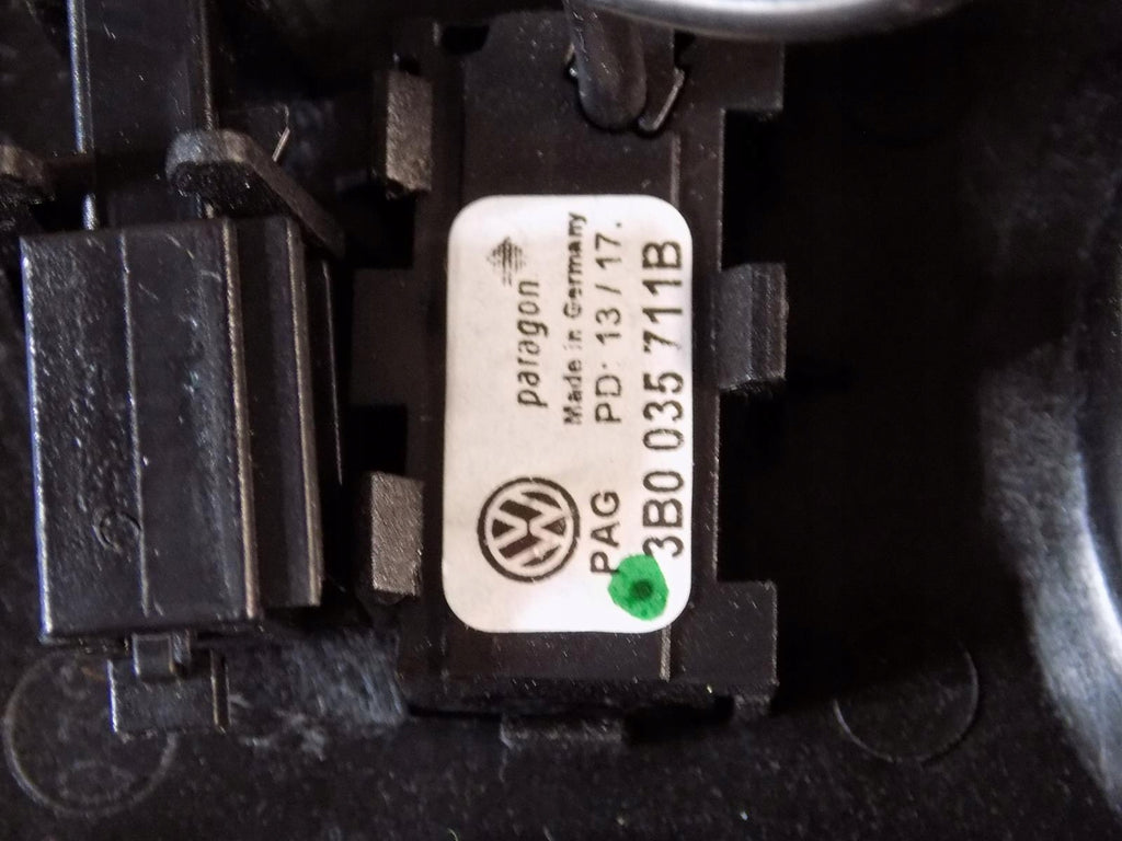 SKODA KAROQ HEADLINER LAMP 57B947105D