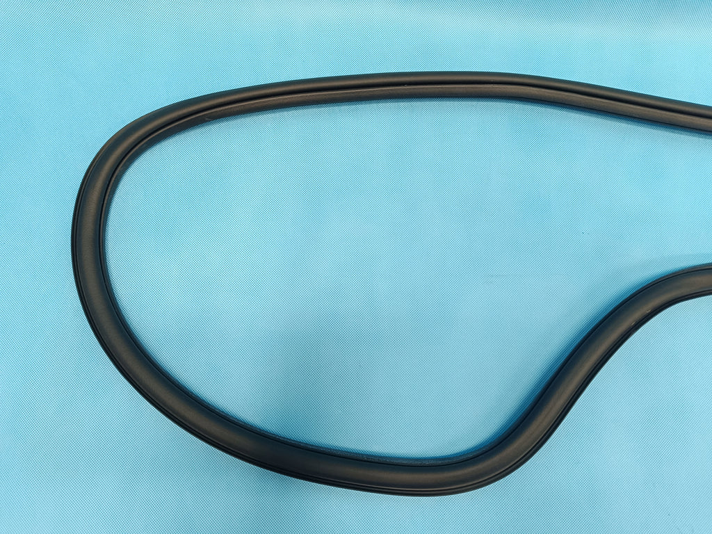 SKODA KAROQ LIFT 1.5 TSI 110KW 2023 R DOOR SEAL LEFT REAR 575867367P