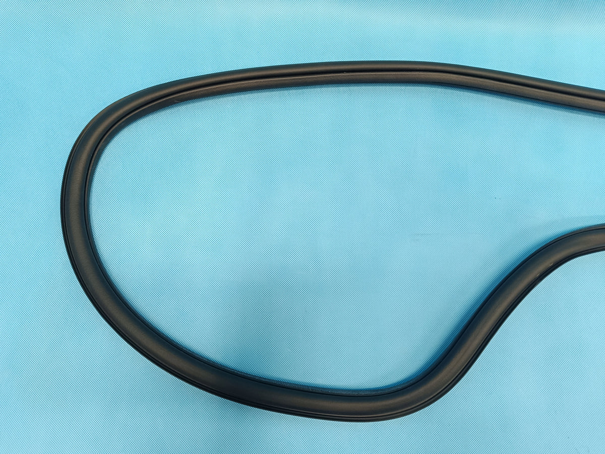 SKODA KAROQ LIFT 1.5 TSI 110KW 2023 R DOOR SEAL LEFT REAR 575867367P