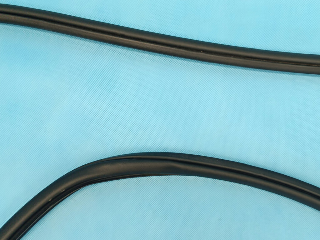 SKODA KAROQ LIFT 1.5 TSI 110KW 2023 R DOOR SEAL LEFT REAR 575867367P