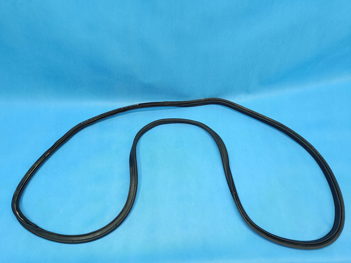 SKODA KAROQ LIFT 1.5 TSI 110KW 2023 R TRUNK SEAL 575827705