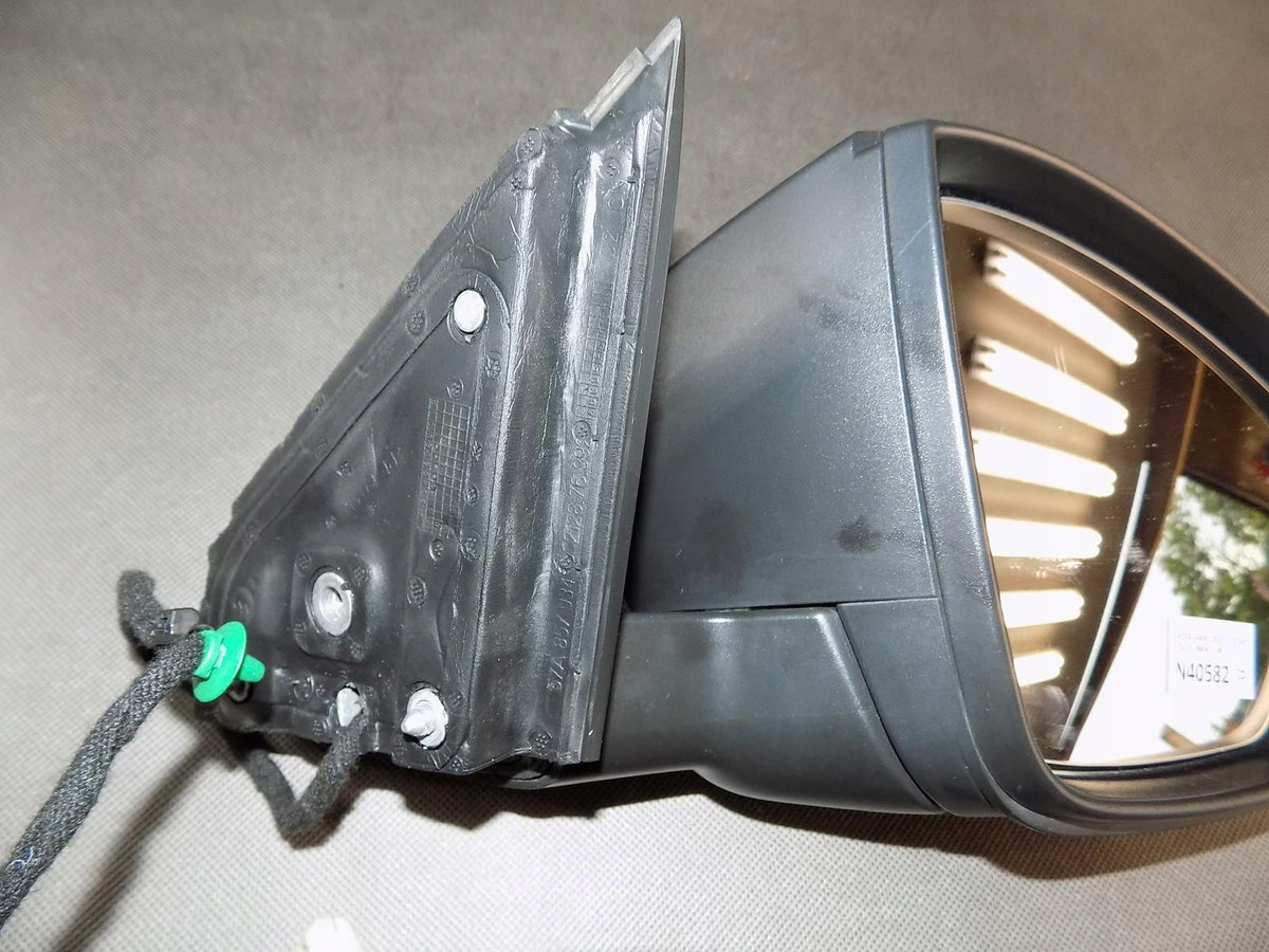 SKODA KAROQ MIRROR RIGHT 5 PIN