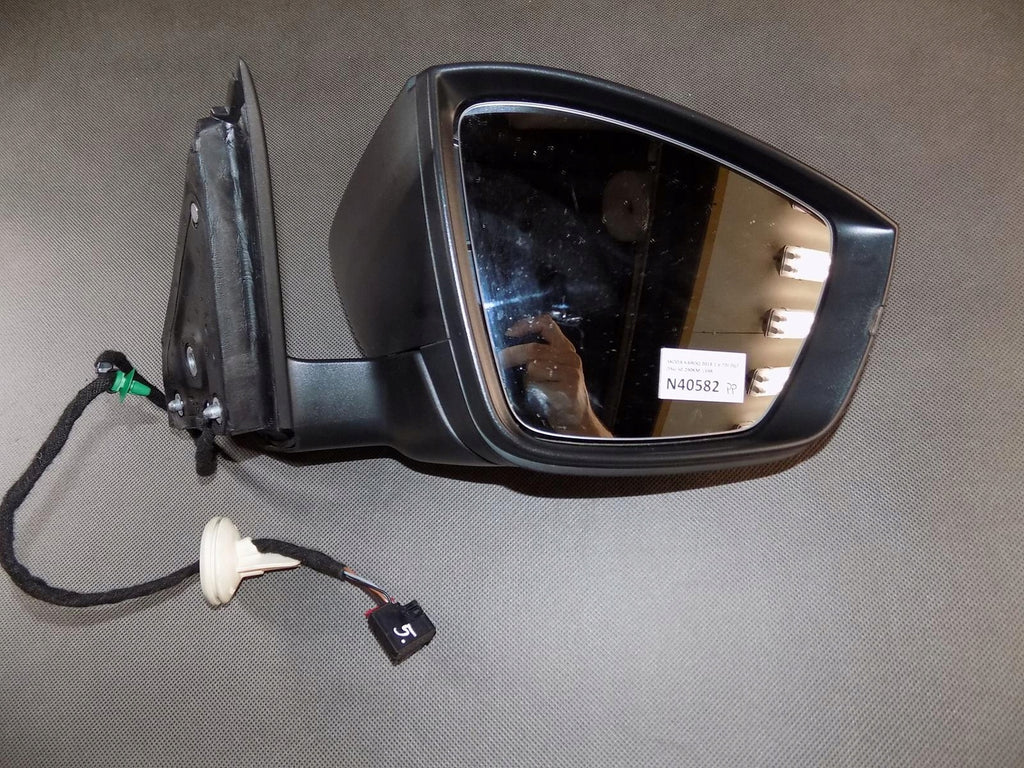 SKODA KAROQ MIRROR RIGHT 5 PIN