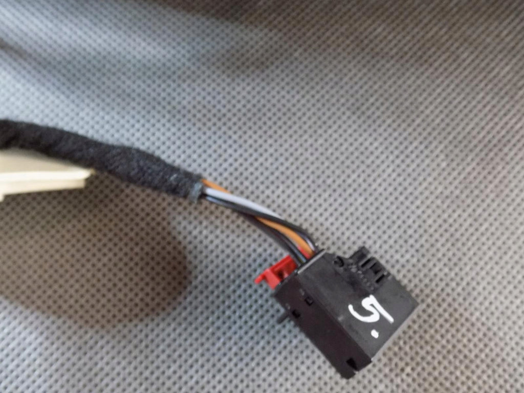 SKODA KAROQ MIRROR RIGHT 5 PIN