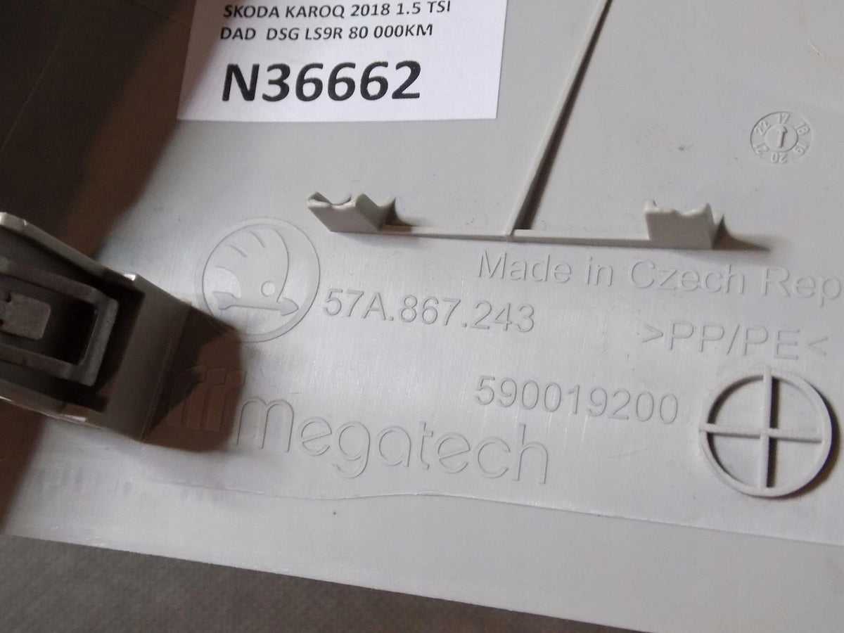 SKODA KAROQ POST COVER LEFT 57A867243