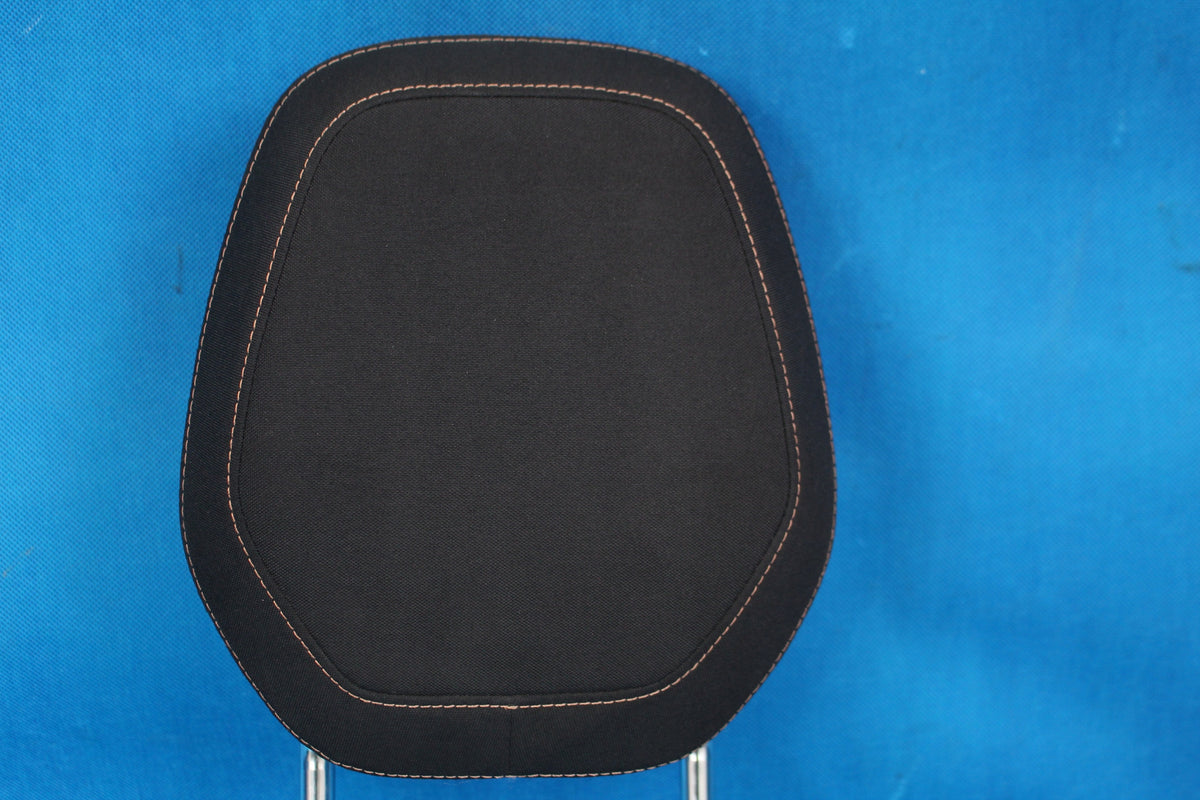 SKODA KAROQ SCOUT SEAT LEFT SEAT HEADREST FRONT RPF LIGHT BEIGE 2020R