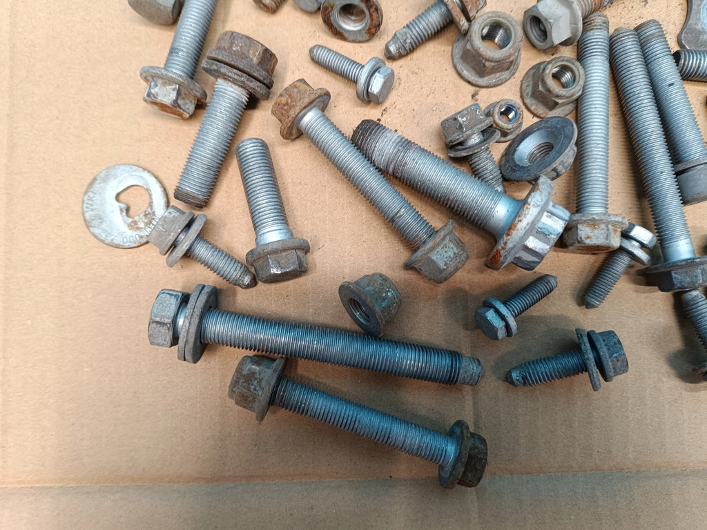 SKODA KODIAQ 1 1.5 TSI 110KW 2020 R SUSPENSION SCREWS 3.8kg