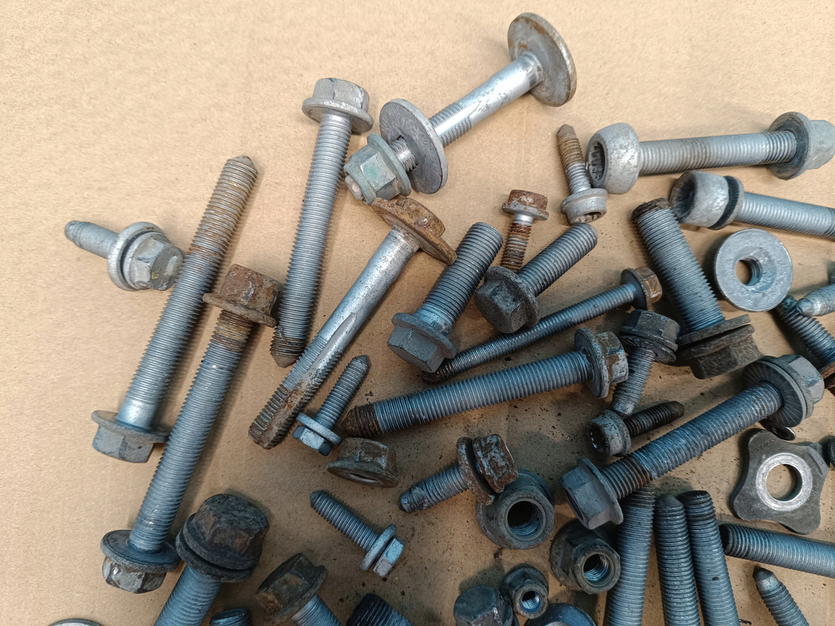 SKODA KODIAQ 1 1.5 TSI 110KW 2020 R SUSPENSION SCREWS 3.8kg