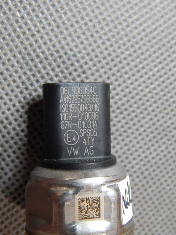 SKODA KODIAQ FUEL PRESSURE SENSOR 06L906054C
