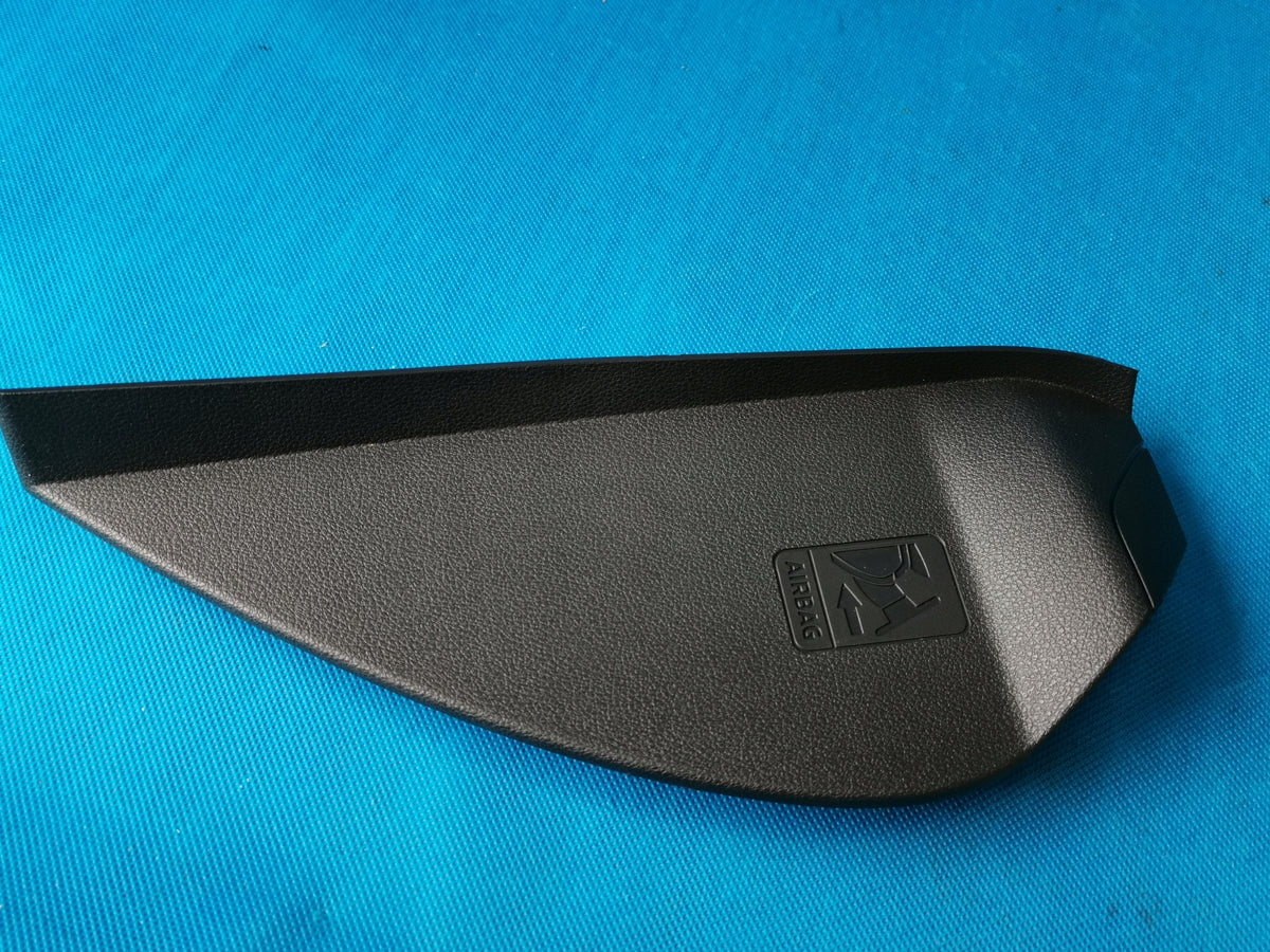 SKODA OCTAVIA 4 IV 2022R 2.0TDI 4X4 110KW CONSOLE CAP COVER LEFT