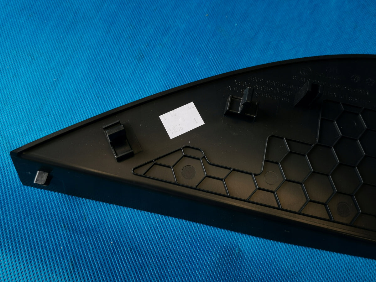 SKODA OCTAVIA 4 IV 2022R 2.0TDI 4X4 110KW CONSOLE CAP COVER LEFT