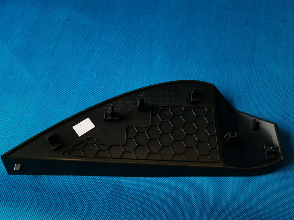 SKODA OCTAVIA 4 IV 2022R 2.0TDI 4X4 110KW CONSOLE CAP COVER LEFT