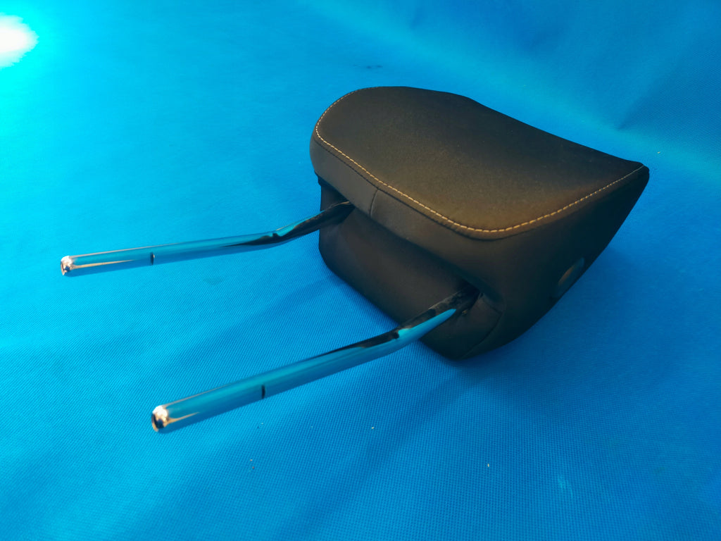 SKODA OCTAVIA 4 IV 2022R 2.0TDI 4X4 110KW HEADREST 5E3881903L VKT FRONT
