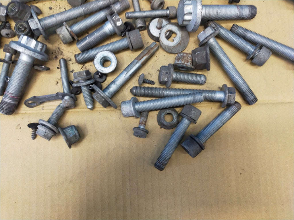 SKODA OCTAVIA 4 IV 2022R 2.0TDI 4X4 110KW SUSPENSION SCREWS REAR 4,2KG