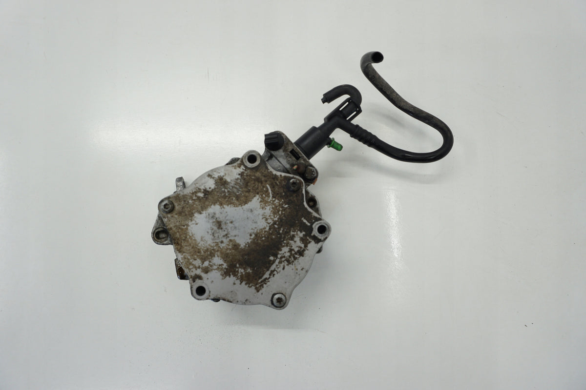 SKODA OCTAVIA II A3 8P VACUM PUMP 2.0TSI 06J145100C