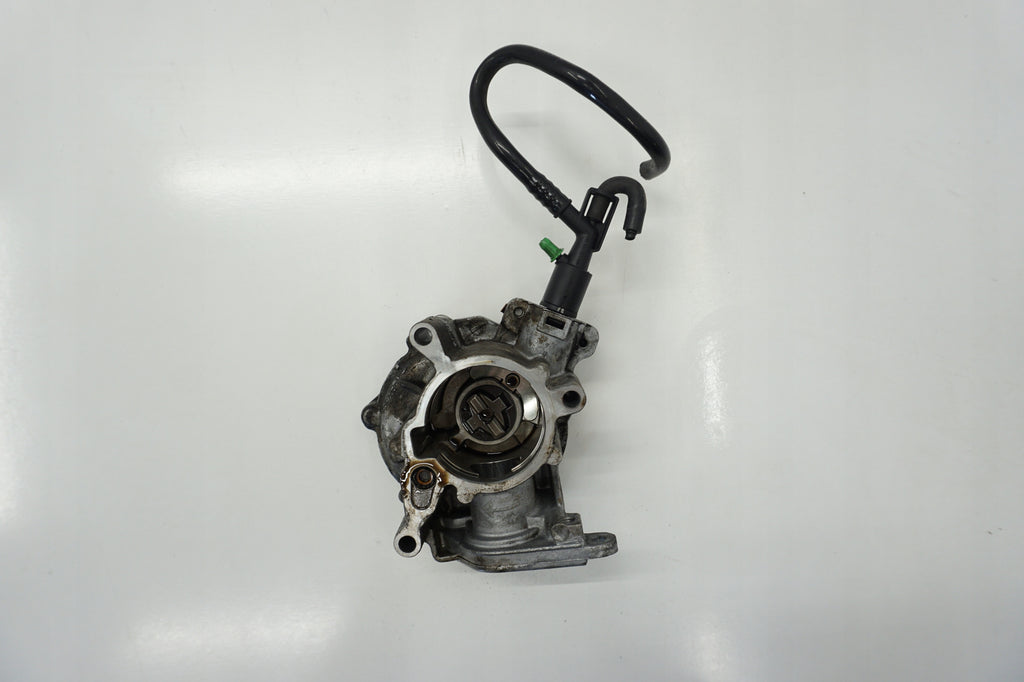 SKODA OCTAVIA II A3 8P VACUM PUMP 2.0TSI 06J145100C