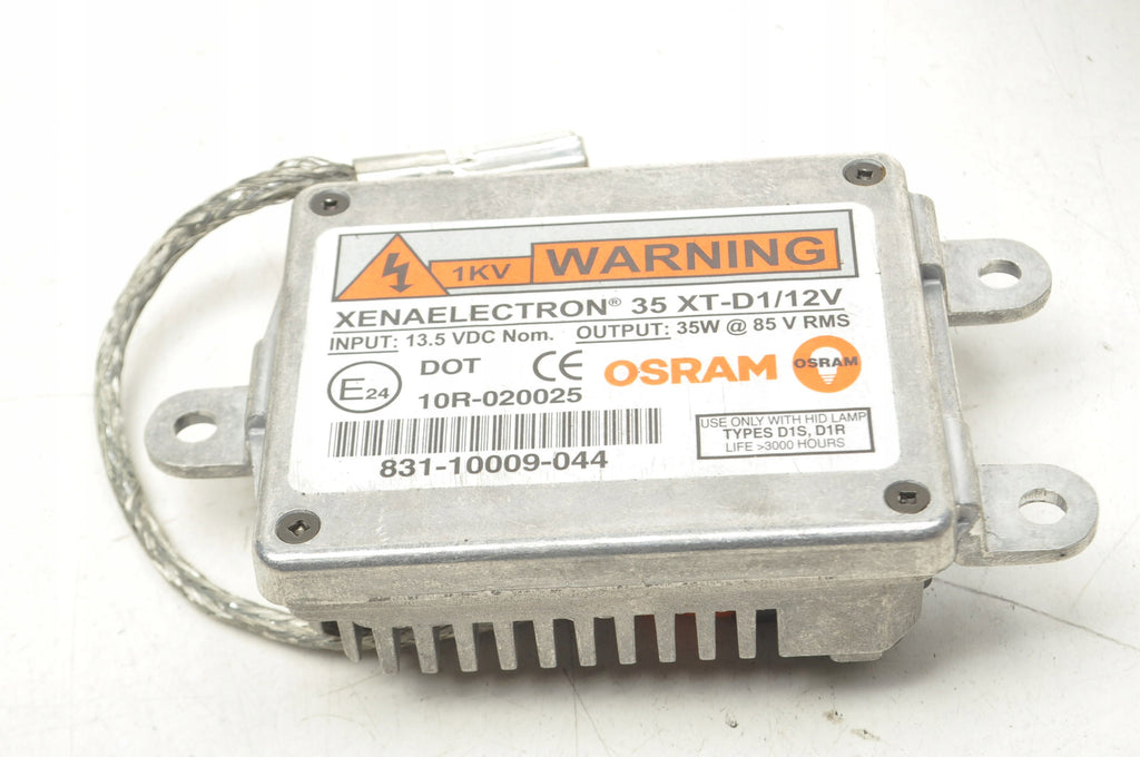 SKODA OCTAVIA II XENON 831-10009-044 CONVERTER