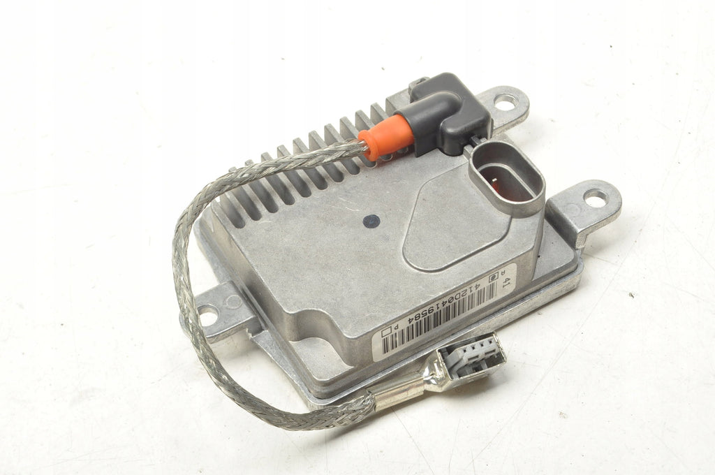 SKODA OCTAVIA II XENON 831-10009-044 CONVERTER