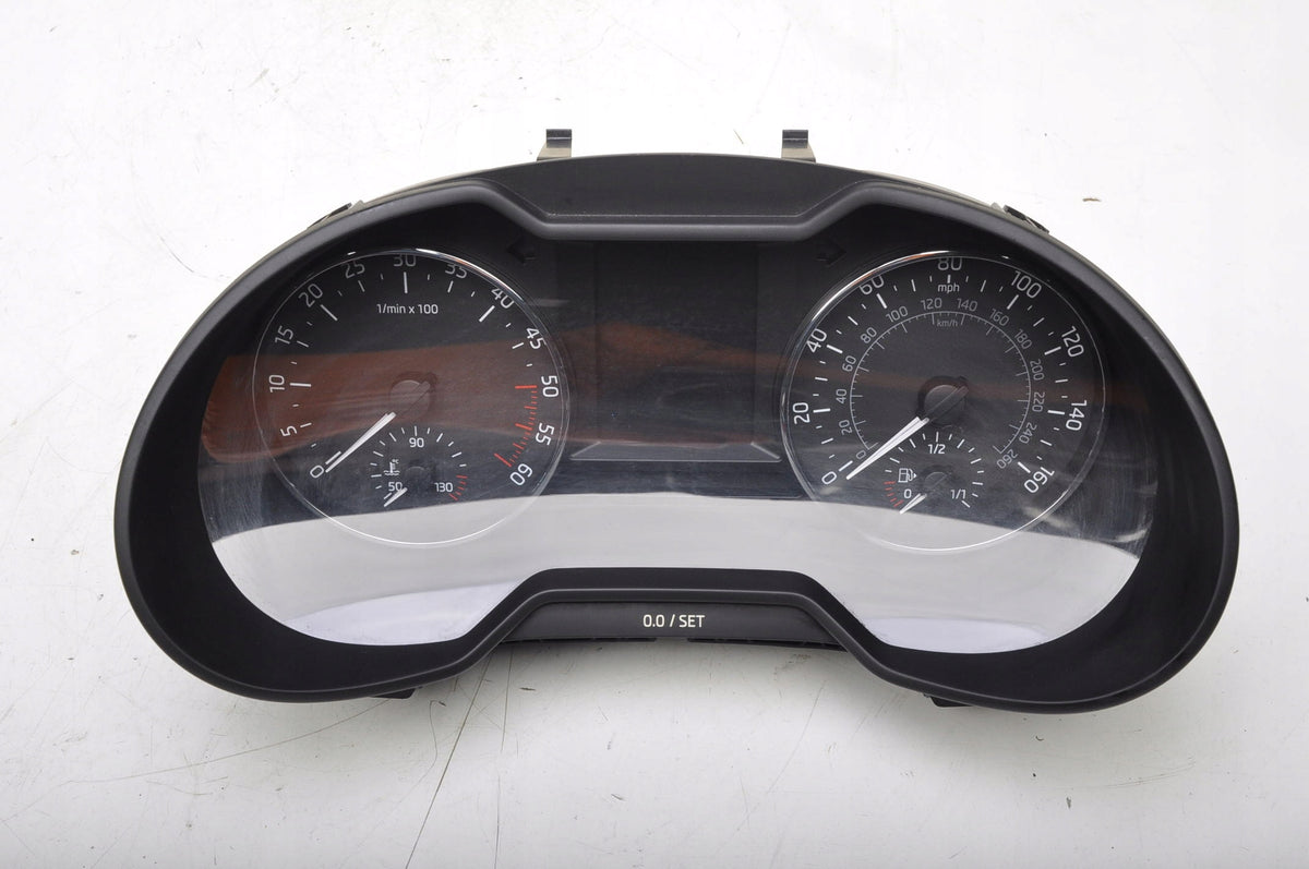 SKODA OCTAVIA III 2.0 TDI COUNTER CLOCKS 5E0920951