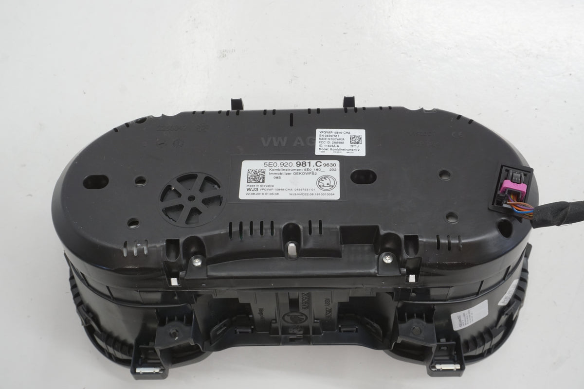 SKODA OCTAVIA III COUNTER CLOCK 1.6TDI ANGLIK UK 5E0920981C