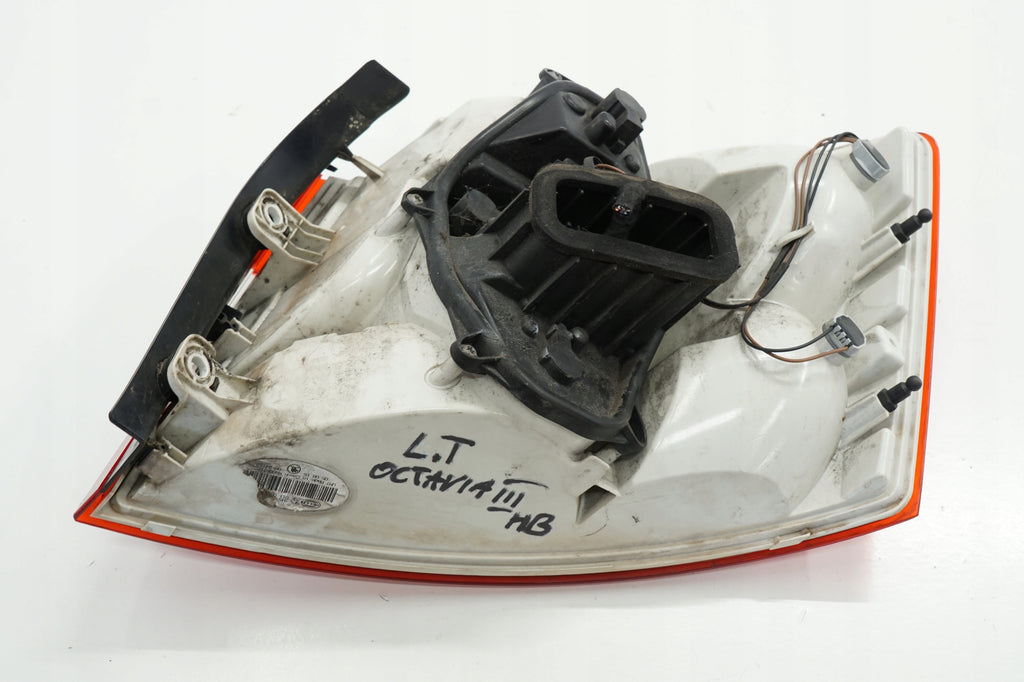 SKODA OCTAVIA III HB 16R LAMP LEFT REAR