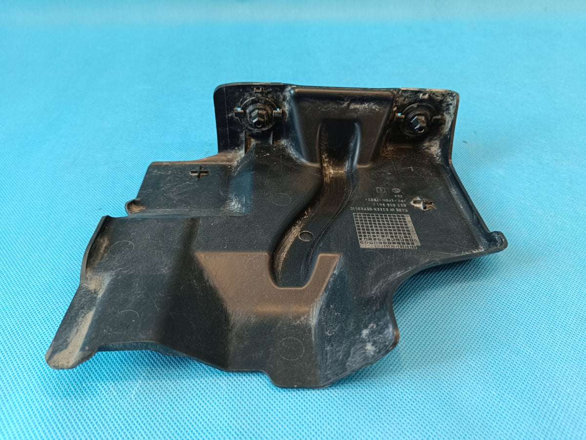 SKODA OCTAVIA IV 1,5 TSI 110KW 2023 R STRINGER COVER 5E3825841A
