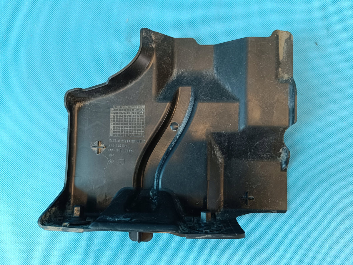 SKODA OCTAVIA IV 1,5 TSI 110KW 2023 R STRINGER COVER 5E3825841A