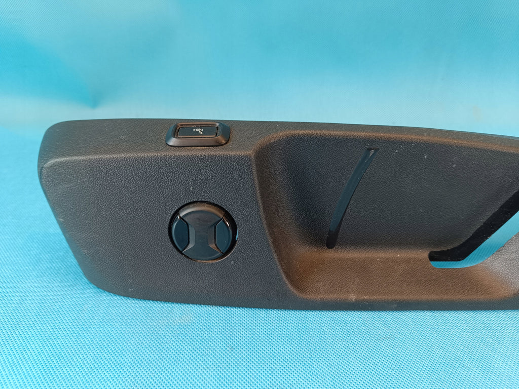 SKODA OCTAVIA IV 2021R SEAT FRAME COVER MASSAGE ADJUSTMENT 5E3881317A