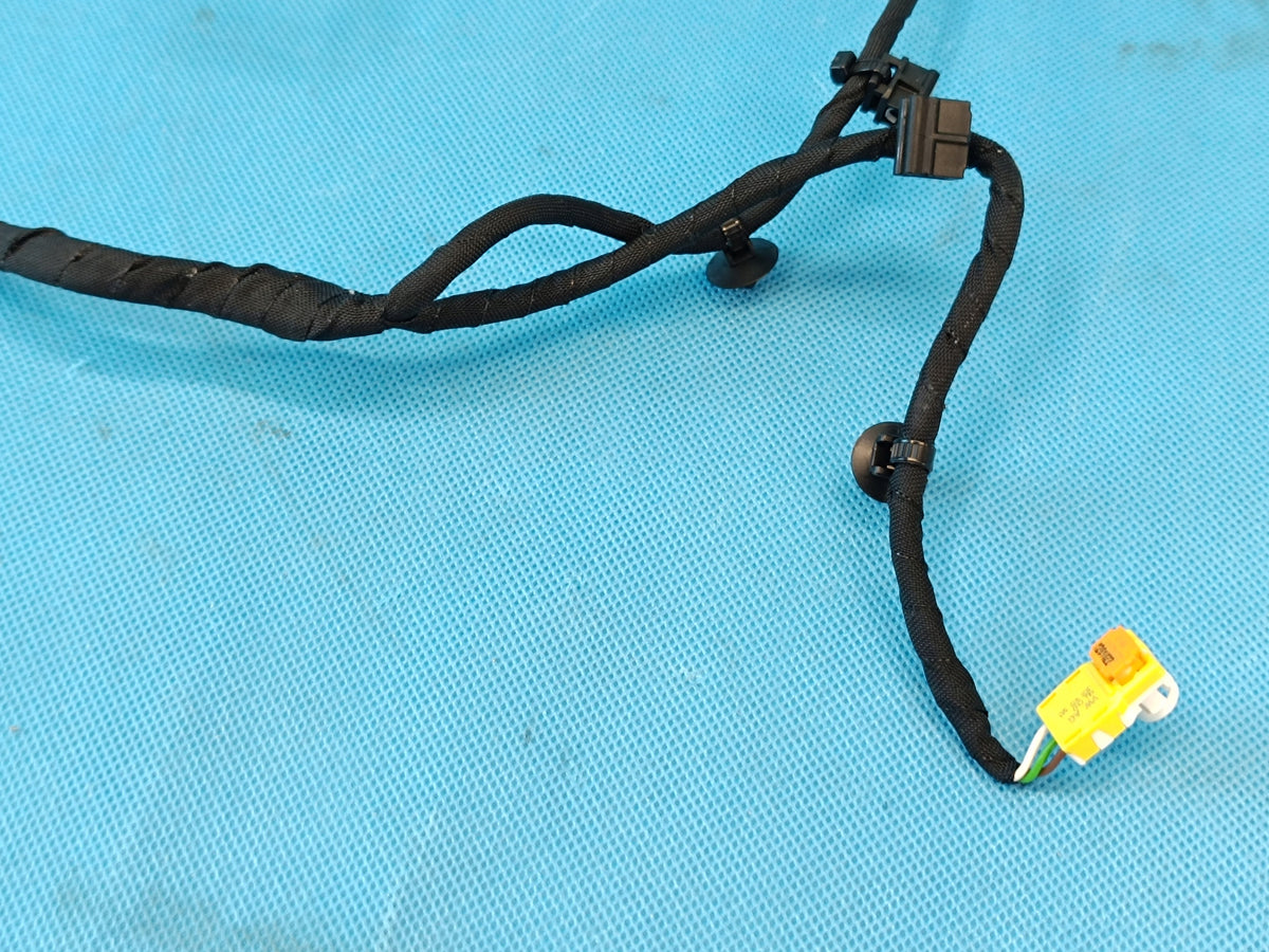 SKODA OCTAVIA IV 2023 R DRIVER'S SEAT SIDE CUSHION HARNESS 5E3971582C